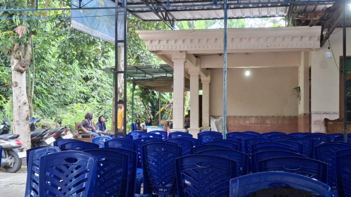 Suasana rumah keluarga Farizal Romadhon di Kalurahan Sidorejo, Kapanewon Lendah, Kulon Progo, Senin (30/03/2026). Farizal dilaporkan meninggal dunia akibat serangan Israel di Libanon.