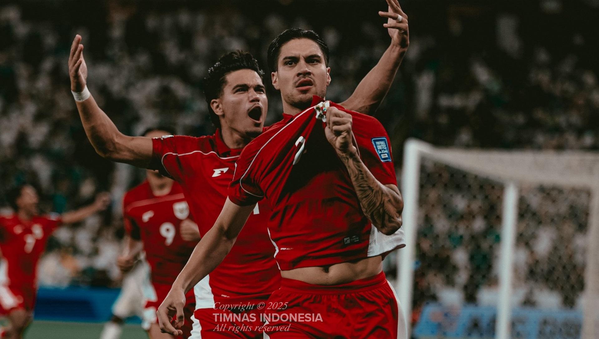 BERSELEBRASI - Selebrasi bek Timnas Indonesia, Kevin Diks setelah berhasil mencetak gol ke gawang Arab Saudi pada laga perdana Grup B ronde keempat Kualifikasi Piala Dunia 2026 Zona Asia, di King Abdullah Sports City, Jeddah, pada Kamis (9/10/2025) dini hari WIB. Timnas Indonesia kalah tipis 2-3. (Foto dokumen PSSI).