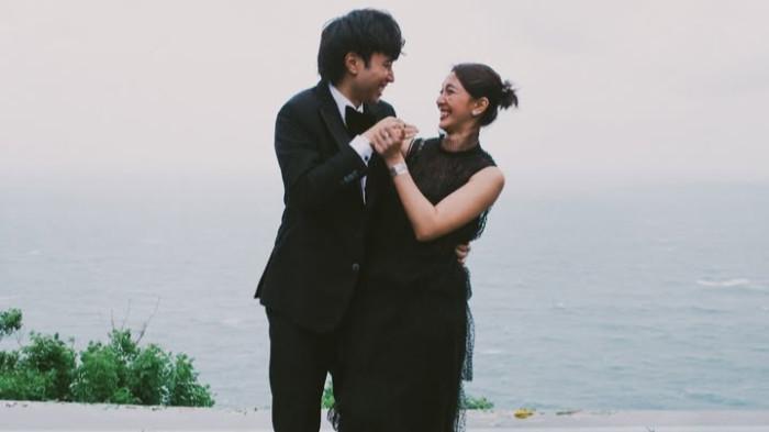 DUKA SHEILA DARA - Sheila membagikan potret kenangannya bersama sang suami, tepat di hari ulang tahun Vidi Aldiano, pada Minggu (29/3/2026).