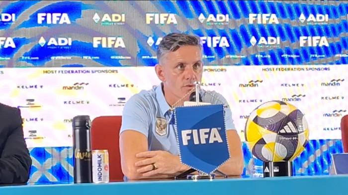 RASAKAN KEKALAHAN - Pelatih Timnas Indonesia, John Herdman saat melakukan konferensi pers usai takluk dari Bulgaria dalam laga final FIFA Series 2026 di SUGBK, Senayan, Jakarta, Senin (30/3/2026).