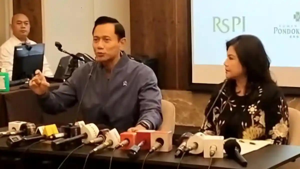 KELAHIRAN ANAK KEDUA - Agus Harimurti Yudhoyono saat memberikan keterangan terkait kelahiran anak keduanya di RSPI Pondok Indah, Jakarta Selatan, Senin (30/3/2026).