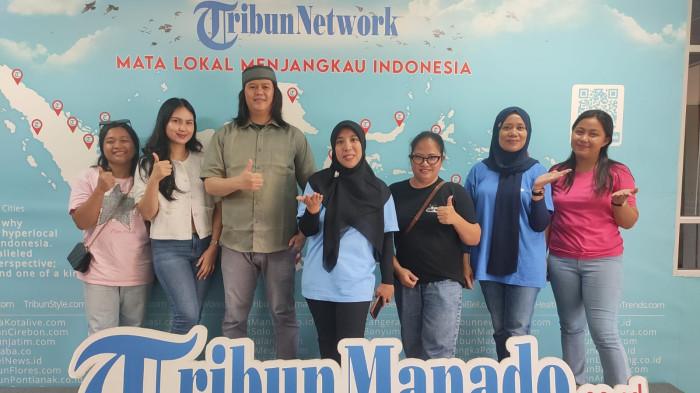 KUNJUNGAN - Antusiasme siswa SMP Negeri 2 Kauditan saat mengunjungi Kantor Tribun Manado, belajar langsung proses peliputan dan penyebaran berita sebagai bagian dari studi lapangan rutin tahunan di Tribun Manado, Selasa (31/3/2026).