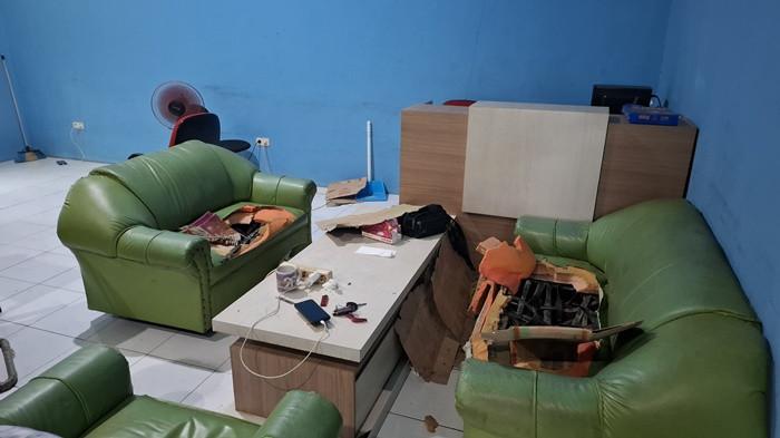 Kondisi Kantor PWI Babel usai diduga dirusak oleh orang tak dikenal, Senin (30/3/2026)