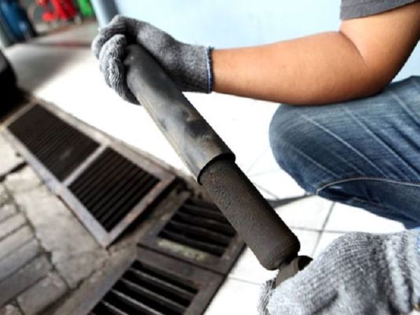 Ilustrasi: Sokbreker mobil yang bocor