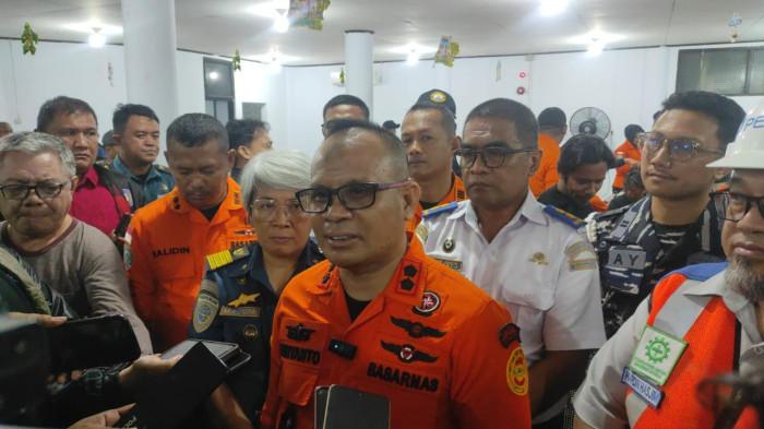 KAPAL TENGGELAM -- Kepala Kantor Pencarian dan Pertolongan (Basarnas) Gorontalo, Heriyanto, menjelaskan kecelakaan kapal Nazila 05. Para ABK sudah tiba di Pelabuhan Pelindo Gorontalo pada  Selasa (31/03/2026)  pukul 21.24 Wita.