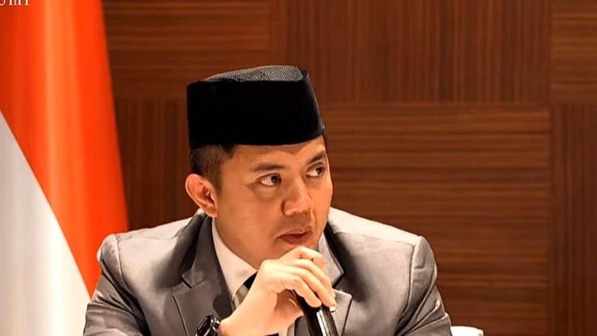 SOSOK PENTING - Sekretaris Kabinet (Seskab) Teddy Indra Wijaya dalam konferensi pers tentang kebijakan pemerintah dalam mengantisipasi dinamika global di Seoul, Korea Selatan, yang disiarkan YouTube Sekretariat Presiden, Selasa (31/3/2026).