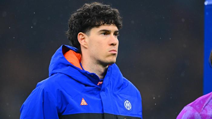 BIANG KEROK - Bek Inter Milan, Alessandro Bastoni menjadi biang kerok kegagalan Timnas Italia lolos ke Piala Dunia 2026. Ia mendapat kartu merah saat menghadapi Bosnia Herzegovina yang membuat Gli Azzurri kalah jumlah pemain, Rabu (1/4/2026).