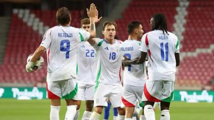 PIALA DUNIA - Selebrasi pemain timnas Italia setelah mencetak gol ke gawang Israel pada pertandingan lanjutan Kualifikasi Piala Dunia 2026 zona Eropa berlangsung di Stadion Nagyerdei, Hungaria, Selasa (9/9/2025). Timnas Italia tak lolos ke Piala Dunia 2026.