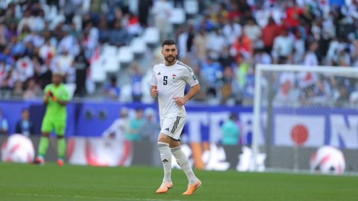 AKSI FRANS PUTROS - Aksi pemain Persib Bandung, Frans Putros saat bela Timnas Irak lawan Jepang di Piala Asia 2024.