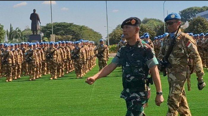 PASUKAN PERDAMAIAN TNI - Markas Besar (Mabes) TNI menggelar upacara penyambutan 1.087 personel Satgas Kontingen Garuda TNI UNIFIL atau pasukan perdamaian TNI Tahun Anggaran 2024 di Lapangan PRIMA Mabes TNI Cilangkap Jakarta, Kamis (24/4/2025). Panglima TNI Jenderal Agus Subiyanto mengungkapkan rasa bangganya kepada mereka yang tidak mundur saat konflik antara Hizbullah dan Israel mengalami eskalasi pada tahun lalu.