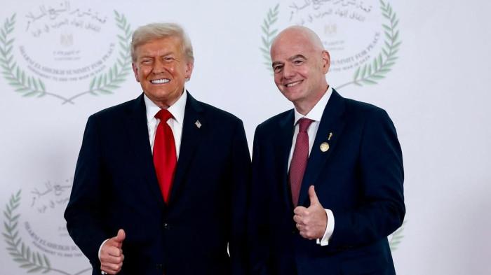 FOTO BARENG- Gianni Infantino bersama dengan Donald Trump di KTT perdamaian Gaza. Presiden FIFA Gianni Infantino bergabung dengan lebih dari 20 pemimpin dunia, presiden, dan pejabat di KTT Perdamaian yang diadakan di Sharm El-Sheikh, Mesir. KTT tersebut, yang diketuai bersama oleh Presiden Amerika Serikat Donald J. Trump dan Presiden Mesir Abdel Fattah al-Sisi, diadakan di kota resor Laut Merah, dengan tujuan untuk mendukung gencatan senjata yang baru saja ditetapkan, mengakhiri perang dua tahun, dan mengembangkan stabilitas jangka panjang serta rencana rekonstruksi untuk Gaza..