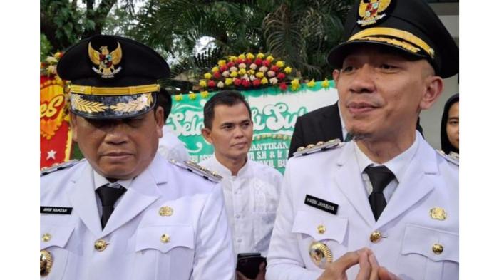 RIBUT - Bupati Lebak Hasbi Asyidiki Jayabaya dan Wabup Amir Hamzah saat sertijab di Pendopo Bupati Lebak, Senin (3/3/2025).