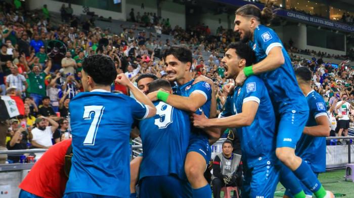 SELEBRASI - Para pemain Timnas Irak merayakan gol saat melawan Bolovia pada pertandingan Play-off antar konfederasi untuk Piala Dunia 2026, Rabu (1/4/2026) pagi WIB. Irak berhasil lolos Piala Dunia 2026 setelah menang 2-1.