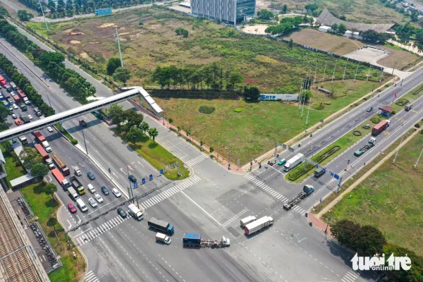 xa lộ hà nội - Ảnh 12.