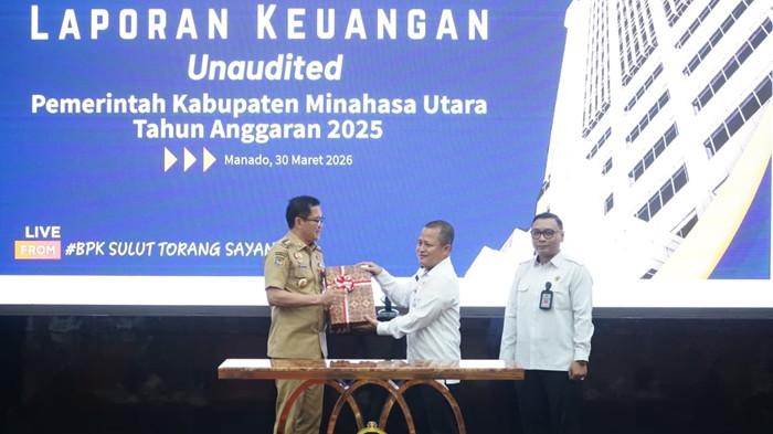 PEMKAB MINUT - Penyerahan LKPD Unaudited oleh Bupati Minut Joune Ganda dan diterima langsung oleh Kepala BPK Perwakilan Sulut Bombit Agus Mulyo di kantor BPK jalan 17 Agustus Manado pada Senin, 30 Maret 2026.