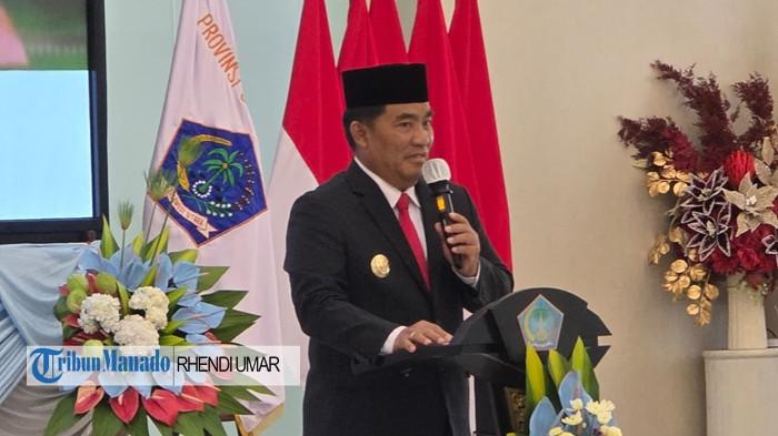 PELANTIKAN - Gubernur Sulawesi Utara (Sulut), Yulius Selvanus Komaling (YSK) memberikan sambutan dalam kegiatan pelantikan pejabat pimpinan tinggi pratama di lingkungan Pemerintah Provinsi Sulut yang digelar di Wisma Negara Bumi Beringin, Jumat (13/3/2026).