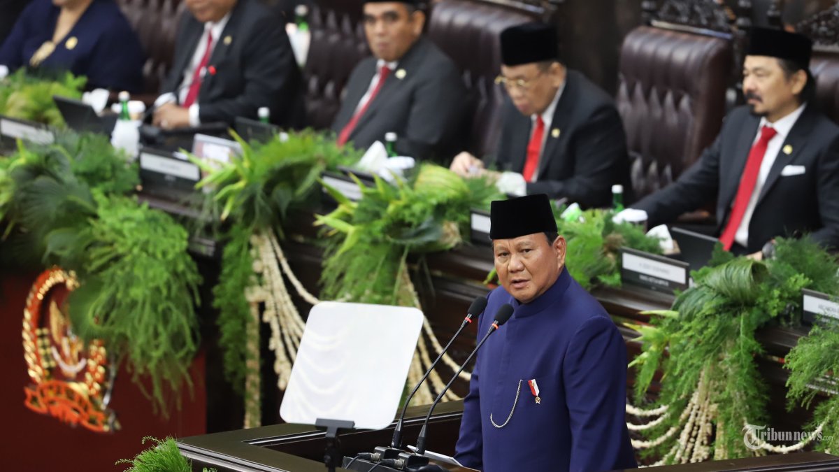 Presiden Prabowo Subianto memberikan pidato kenegaraan usai dilantik menjadi Presiden Republik Indonesia masa bakti 2024-2029 di Gedung Nusantara, Kompleks Parlemen, Senayan, Jakarta, Minggu (20/10/2024). Prabowo Subianto dan Gibran Rakabuming Raka resmi menjabat sebagai Presiden dan Wakil Presiden Republik Indonesia masa bakti 2024-2029. Tribunnews/Jeprima