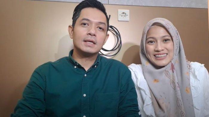 Alyssa Soebandono dan Dude Herlino mengaku tak menyangka dengan kehamilan anak ketiga mereka.