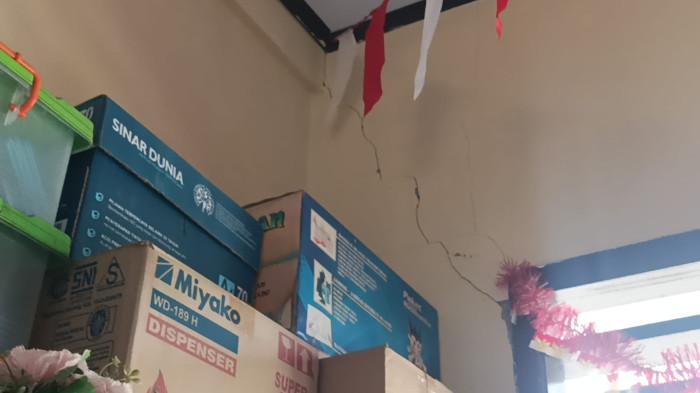 DAMPAK GEMPA - Gempa berkekuatan 7,6 skala richter di kota Manado, provinsi Sulut, turut merusak infrastuktur pendidikan, Kamis (2/4/2026) salah satunya di SDN 32 Manado.