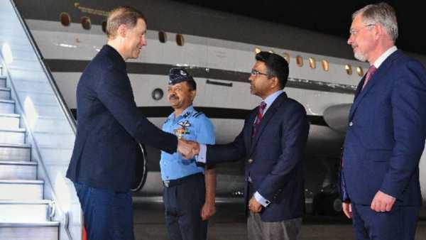 On the other hand, western countries are worried about the Strait of Hormuz, on the other hand, important deals are being made between India and Russia in Delhi.