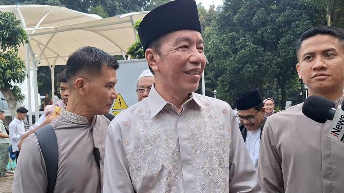 JOKOWI SHALAT IDULFITRI - Presiden ke-7 Republik Indonesia, Joko Widodo (Jokowi), usai menunaikan ibadah shalat Idulfitri 1 Syawal 1447 Hijriah di Masjid Jami' Al-Bina, Gelora Bung Karno (GBK), Jakarta, Sabtu (21/3/2026). (Fersianus Waku) (Tribunnews.com/Fersianus Waku)