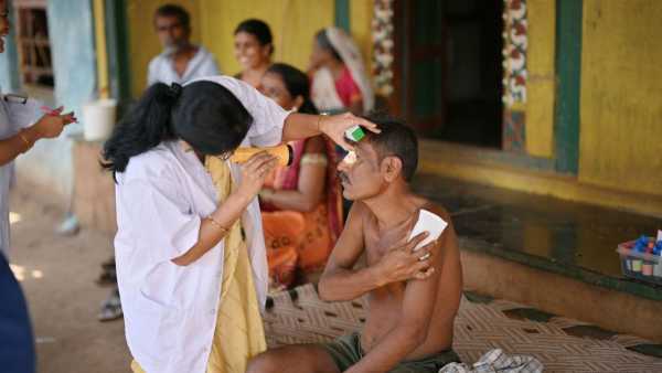 If you make these mistakes daily then your eyesight may get damaged, know from the doctor