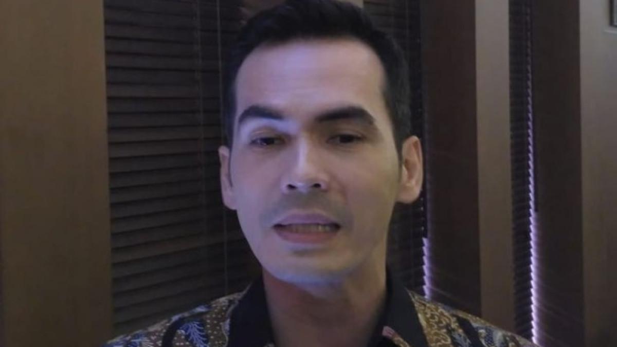 Atalarik Syach mengaku memilih menahan perasaan dan menyembunyikan apa yang sebenarnya ia rasakan.