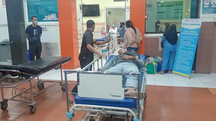 Kondisi korban penumpang bus Restu terguling di Tol Jombang-Mojokerto