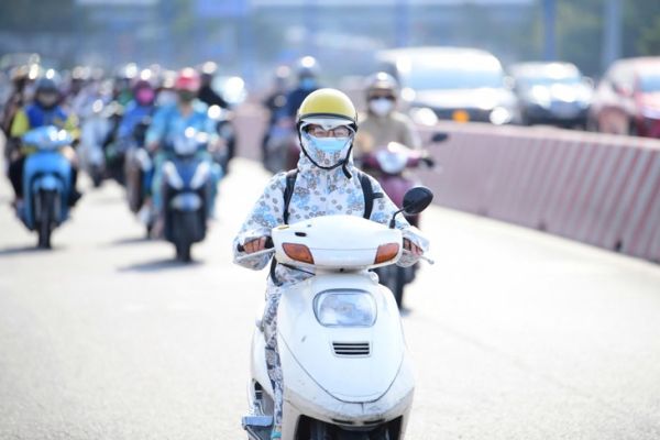 Thời tiết hôm nay 3-4: Bắc Bộ ngày nắng nóng, chiều mưa dông, Nam Bộ nắng gay gắt - Ảnh 1.