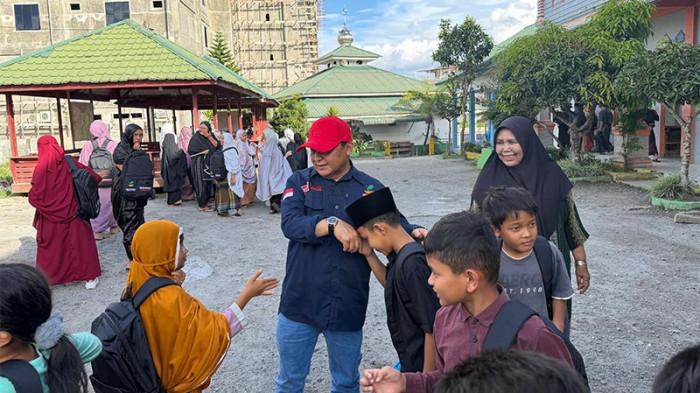 kadinsos aceh tengah serahkan bantuannn