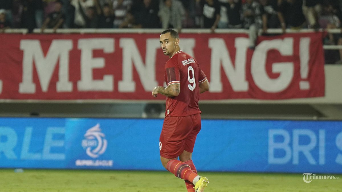 PELUANG - Ekspresi Pesepak bola Persis Solo, Bruno Gomes setelah mendapat peluang saat melawan Bali United dalam pertandingan Super League di Stadion Manahan, Solo, Kamis (12/3/2026) malam. Persis Solo menang dengan skor 3-0 atas Bali United. Tribun Solo/Muhammad Nursina