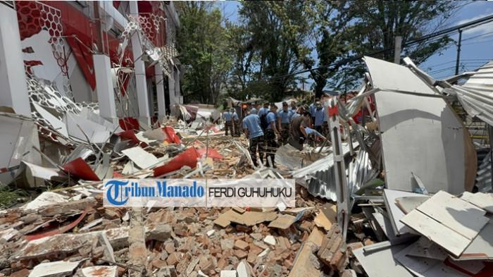 AMBRUK - Bangunan Gedung KONI di Manado kembali menjadi sorotan publik setelah mengalami ambruk hingga dua kali saat terjadi gempa bumi.