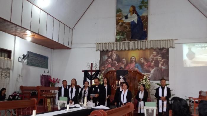 JUMAT AGUNG - Suasana Ibadah Jumat Agung di GMIM 