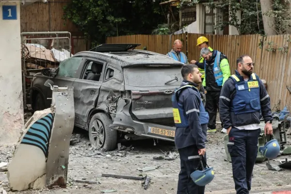 Iran tuyên bố thực hiện đợt tấn công thứ 91, 'buộc 5 triệu người Israel xuống hầm ngầm' - Ảnh 1.