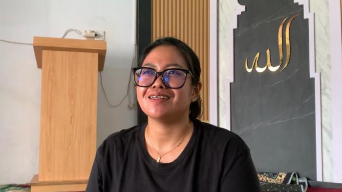 Wiwin,  Ketua RT 05 Kelurahan Rawasari, Kecamatan Alam Barajo, Kota Jambi, anak eks muncikari di lokalisasi Payo Sigadung, Kota Jambi.