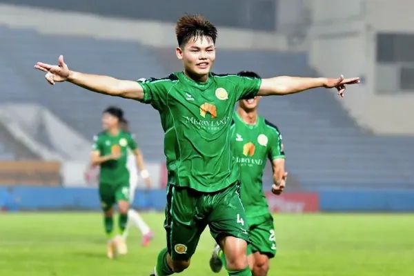 CLB Quy Nhơn United vượt mặt Bắc Ninh ở Giải hạng nhất - Ảnh 1.