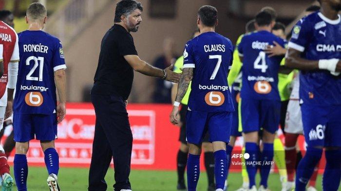 Reaksi pelatih kepala Marseille asal Italia Gennaro Gattuso di akhir pertandingan sepak bola Prancis antara AS Monaco dan Olympique de Marseille di Stadion Louis II (Stade Louis II) di Kerajaan Monaco pada 30 September 2023.