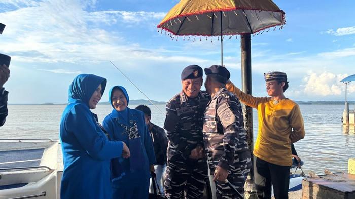 Kolonel Laut (P) Slamet Ariyadi saat tiba di Nunukan