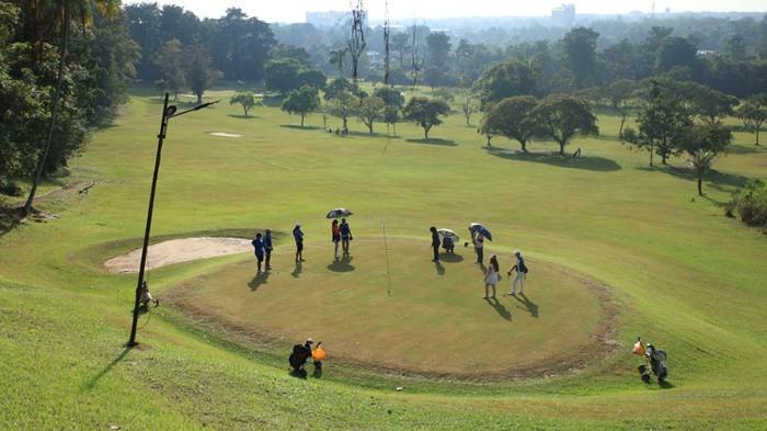 Pemerintah Kota (Pemkot) Pangkalpinang kembali menghidupkan agenda olahraga yang pernah eksis pada era 1990-an dengan menggelar Golf Ceng Beng Cup 2026. Kegiatan ini menjadi bagian dari rangkaian Festival Kampung Bintang dan berlangsung di Lapangan Golf Girimaya, Minggu (4/4/2026).