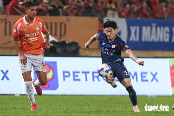 Đình Bắc dứt cơn 'tịt ngòi' ở V-League 2025 - 2026 - Ảnh 7.