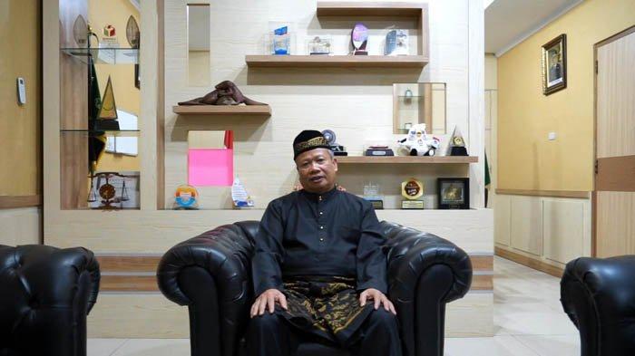 Dato Akhmad Elvian,Sejarawan dan Budayawan.