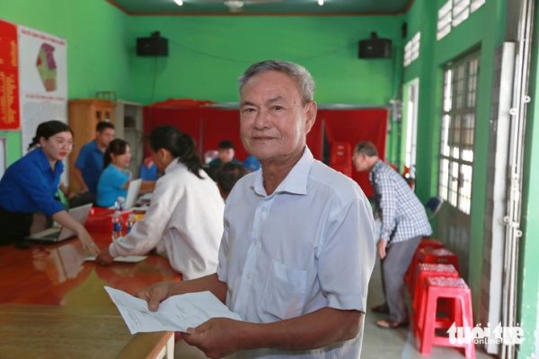 Trẻ đăng ký khai sinh trực tuyến đúng hạn ở xã Thái Mỹ được nhận quà và thư chúc mừng - Ảnh 5.