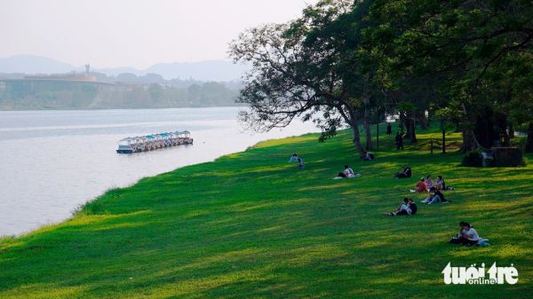 Huế xanh thắm đôi bờ sông Hương - Ảnh 7.