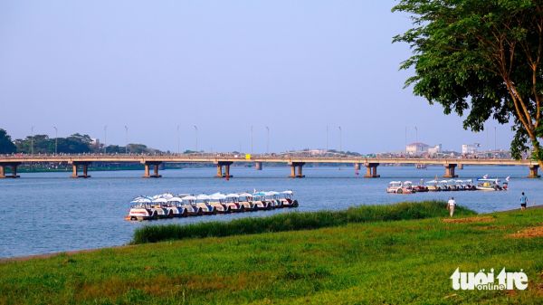 Huế xanh thắm đôi bờ sông Hương - Ảnh 13.