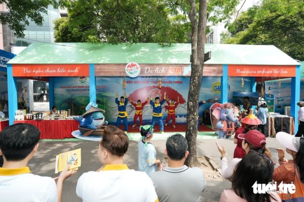 Xem xiếc, ăn ngon, trải nghiệm văn hóa 3 miền ở Ngày hội Du lịch TP.HCM - Ảnh 7.