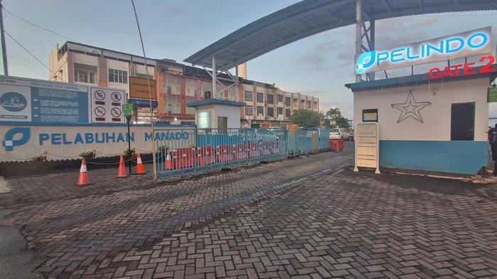 PELABUHAN MANADO - Suasana di Pelabuhan Manado. Aktivitas Pelabuhan Manado telah kembali berjalan normal setelah peringatan tsunami yang sebelumnya dikeluarkan oleh Badan Meteorologi, Klimatologi, dan Geofisika (BMKG) dan kemudian dinyatakan berakhir pada pukul 11.04 Wita, Kamis (2/4/2026). 