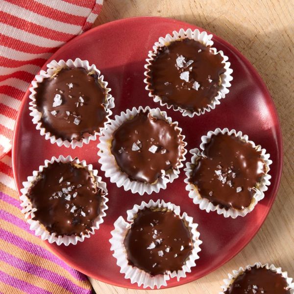 क्रेडिट: छायाचित्रकार: जेन कॉसी, फूड स्टायलिस्ट: एमिली नाबोर्स हॉल, प्रॉप स्टायलिस्ट: ज्युलिया बेलेस.