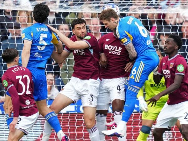 West Ham United dan Leeds United berduel sengit untuk memperebutkan tiket semifinal Piala FA di London Stadium (5/4/2026).