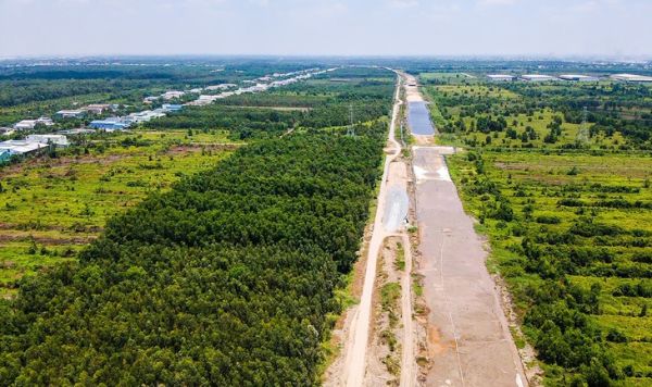 Báo động đỏ đoạn phía tây vành đai 3 TP.HCM: Thi công rất chậm, gói thầu XL8 mới hơn 54% - Ảnh 1.