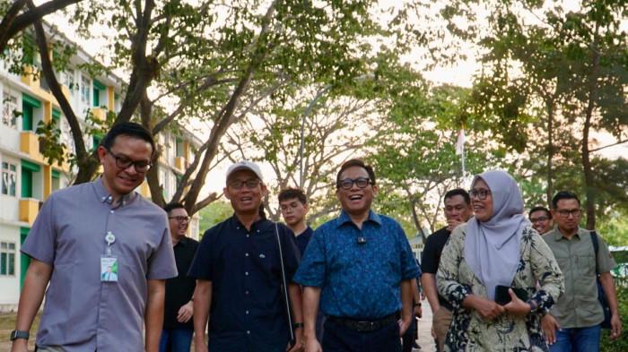 Direktur Utama BPJS Ketenagakerjaan, Saiful Hidayat, bersama Direktur Keuangan dan Manajem